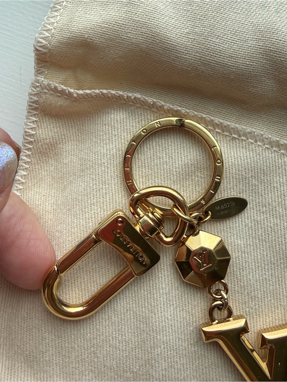 Authentic Louis Vuitton Facettes Bag Charm / Key Holder - Picture 8 of 9
